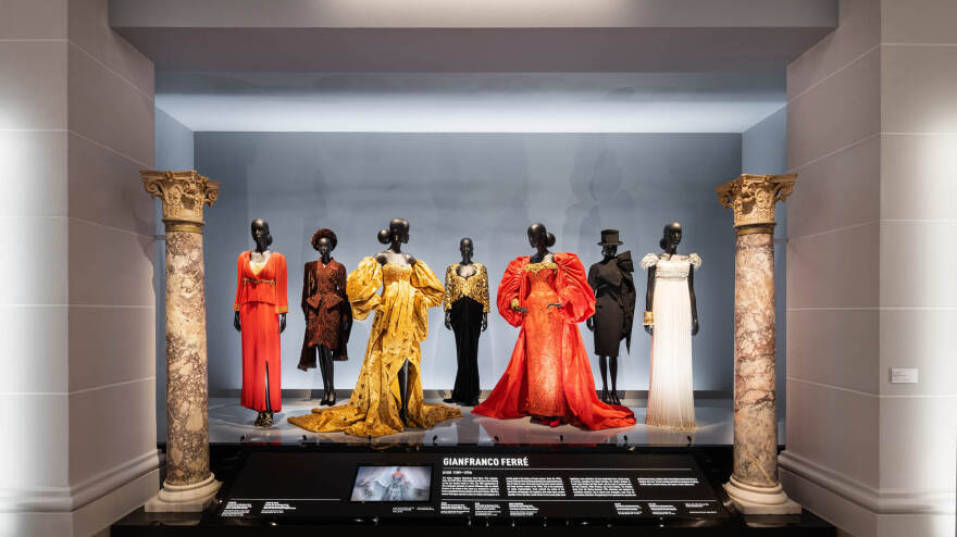 Στην Νέα Υόρκη η εμβληματική έκθεση Christian Dior- Designer of the dreams”