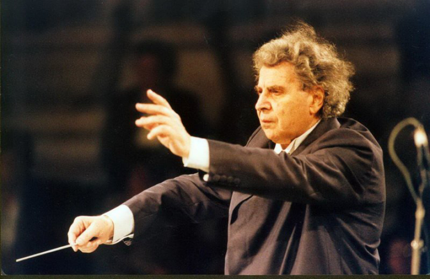 Στην «σκιά» του Μίκη: Η Μαργαρίτα, ο Γιώργος, οι αντιπαραθέσεις και η τελευταία επιθυμία του πατέρα τους