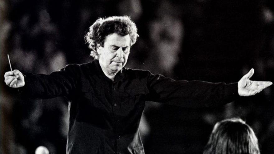 Στην «σκιά» του Μίκη: Η Μαργαρίτα, ο Γιώργος, οι αντιπαραθέσεις και η τελευταία επιθυμία του πατέρα τους