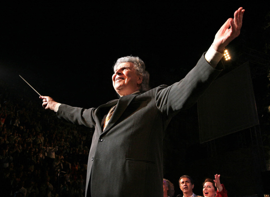 Στην «σκιά» του Μίκη: Η Μαργαρίτα, ο Γιώργος, οι αντιπαραθέσεις και η τελευταία επιθυμία του πατέρα τους