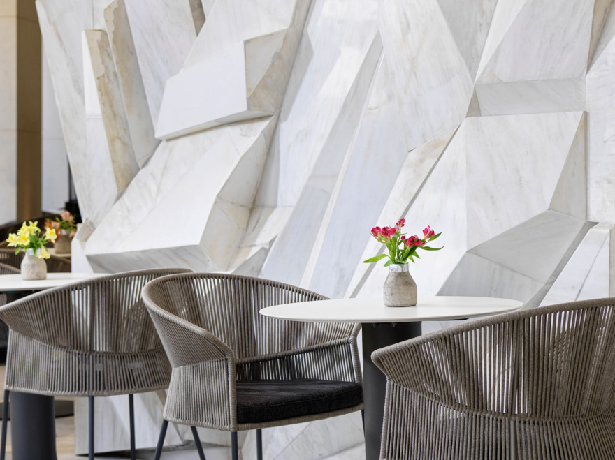 Αthens Capital: Λαμπερά εγκαίνια για το νέο 5άστερο στολίδι του Συντάγματος