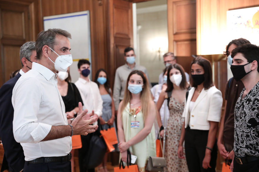 Συνάντηση Μητσοτάκη με startuppers στο Μαξίμου: Μας κάνατε περήφανους ως χώρα