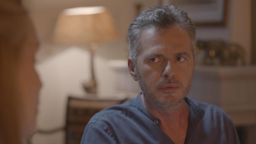 Άσε μας ρε μαμά: Συγκρούσεις, έρωτες και πολλές ανατροπές στη νέα οικογενειακή σειρά του Alpha 