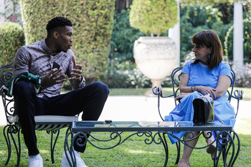 Στο Προεδρικό Μέγαρο η οικογένεια Αντετοκούνμπο - «Νιώθαμε πάντα Έλληνες»