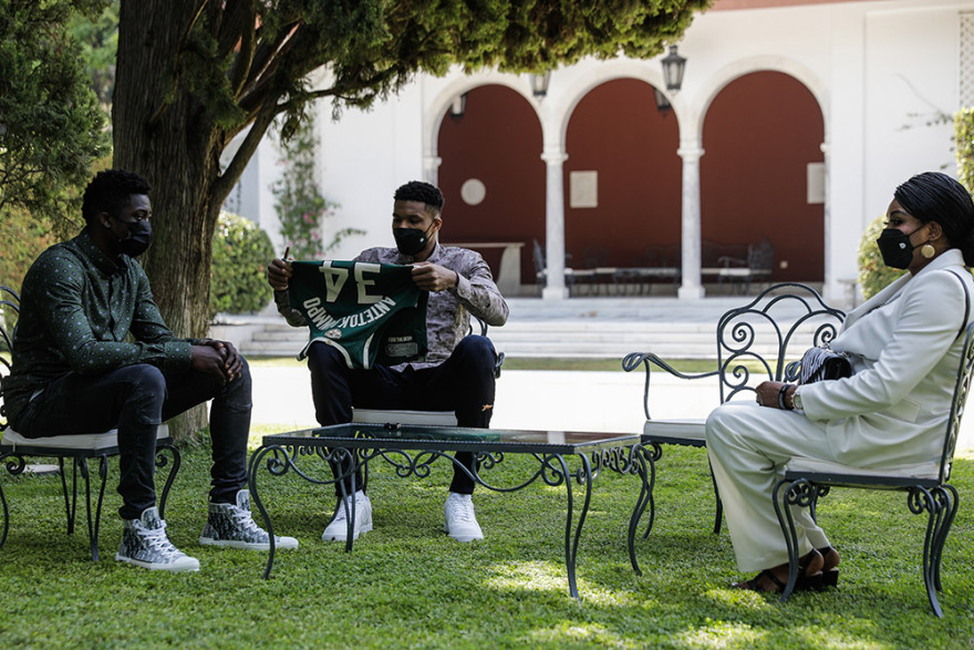 Στο Προεδρικό Μέγαρο η οικογένεια Αντετοκούνμπο - «Νιώθαμε πάντα Έλληνες»