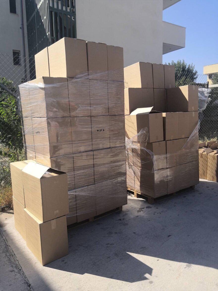 Μέγαρα: 36χρονος μετέφερε σε φορτηγό 165.000 λαθραία πακέτα τσιγάρων