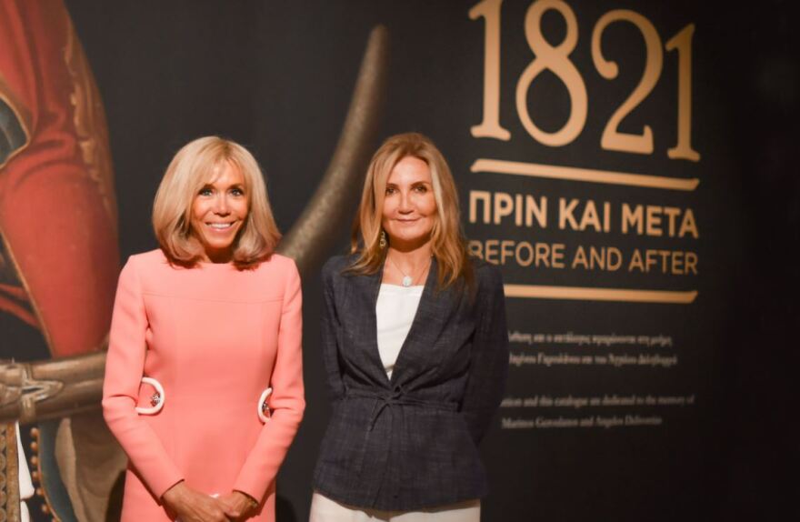 Μπριζίτ Μακρόν: Στο μουσείο Μπενάκη με Μαρέβα Μητσοτάκη και Γιάννα Αγγελοπούλου