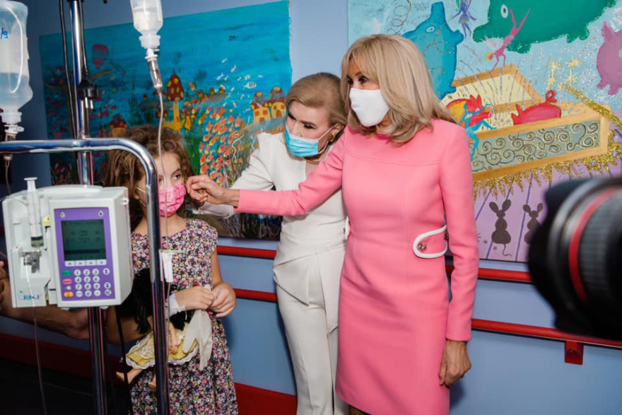 Μπριζίτ Μακρόν: Επίσκεψη στην Ογκολογική Μονάδα Παίδων «Μαριάννα Β.Βαρδινογιάννη-ΕΛΠΙΔΑ» - Δείτε φωτογραφίες