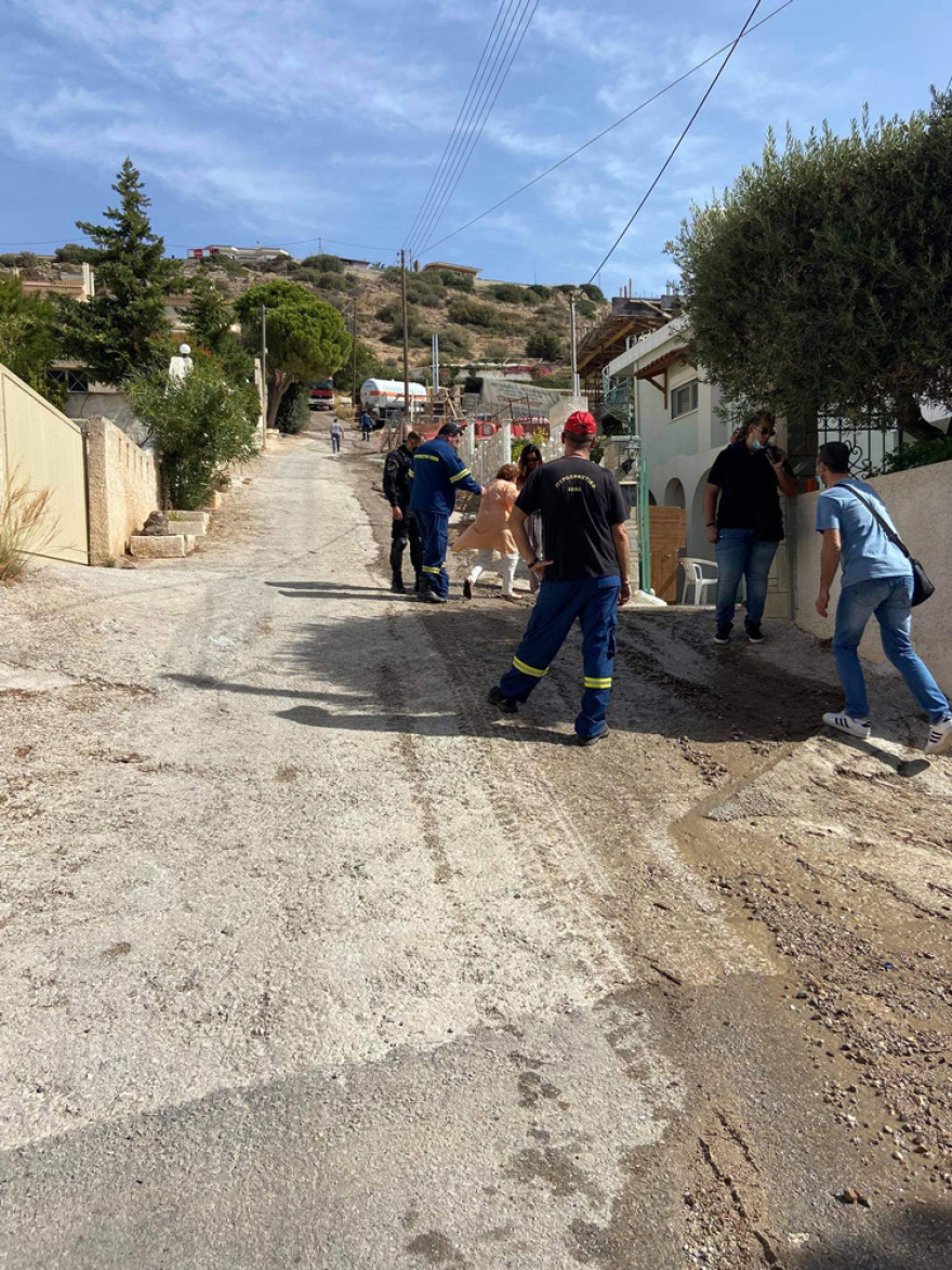 Έκρηξη σε σπίτι στα Καλύβια - Επτά τραυματίες, οι δύο πιο σοβαρά με εγκαύματα