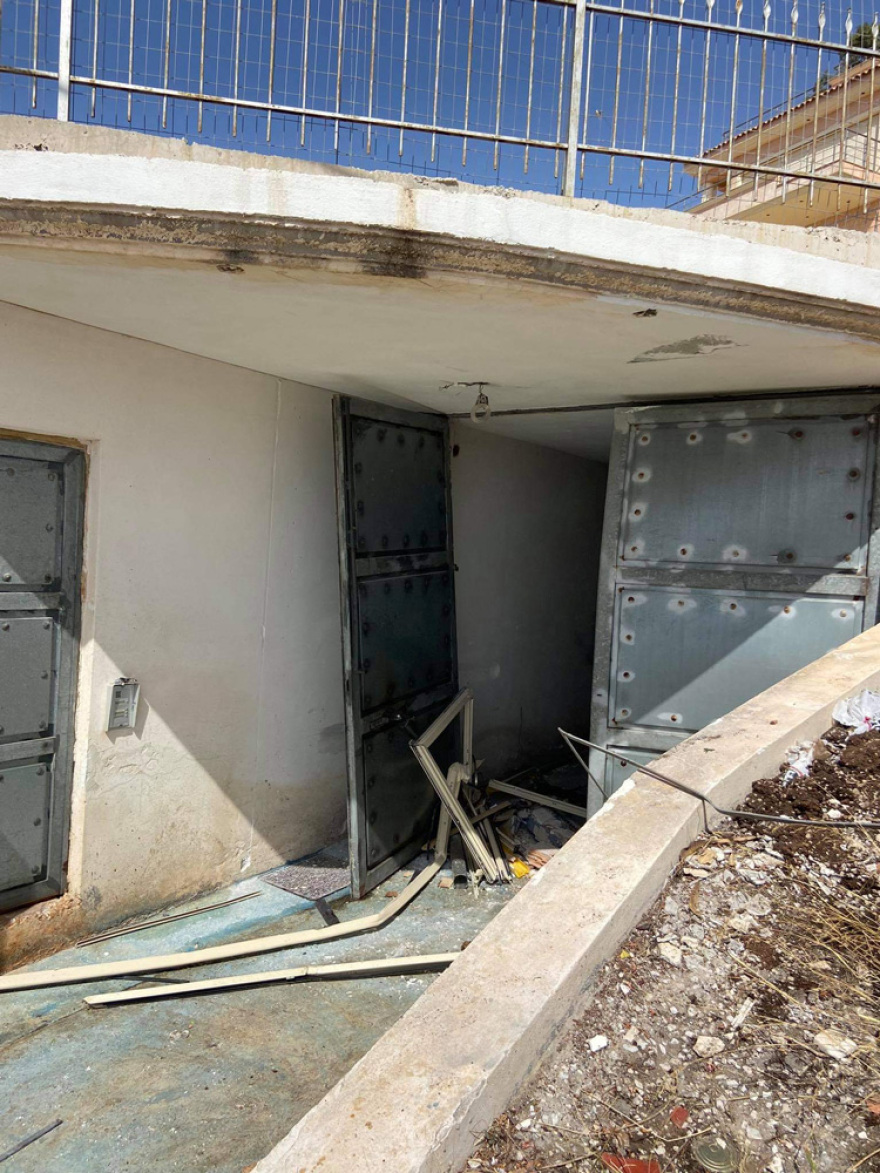 Έκρηξη σε σπίτι στα Καλύβια - Επτά τραυματίες, οι δύο πιο σοβαρά με εγκαύματα