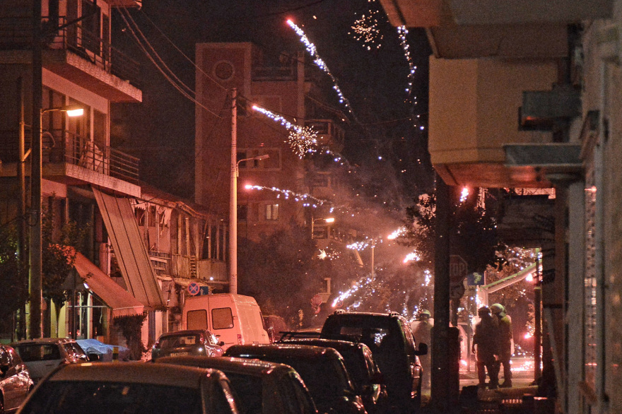 Επεισόδια στη Νίκαια μετά την πορεία για τα οκτώ χρόνια από τη δολοφονία του Παύλου Φύσσα