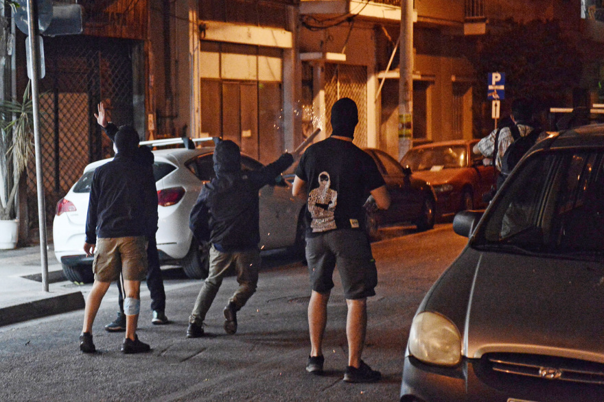 Επεισόδια στη Νίκαια μετά την πορεία για τα οκτώ χρόνια από τη δολοφονία του Παύλου Φύσσα