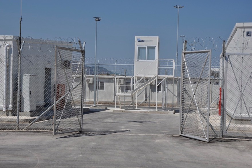 Μηταράκης: Σήμερα η Σάμος «ησυχάζει» - Εγκαίνια για την νέα κλειστή ελεγχόμενη δομή 3.000 φιλοξενούμενων