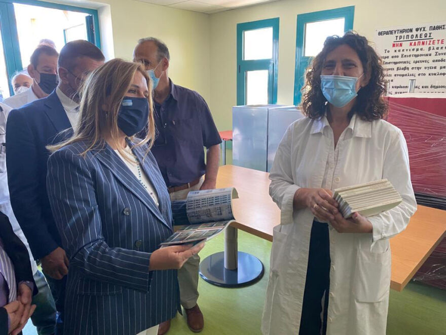 Το Ψυχιατρικό Τμήμα του Παναρκαδικού νοσοκομείου επισκέφθηκε η Ζωή Ράπτη