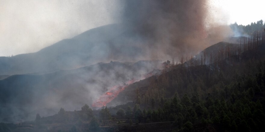 Έκρηξη ηφαιστείου στη Λα Πάλμα: Αγωνία για την πορεία της λάβας - Χιλιάδες εκκενώσεις, εκατοντάδες κατεστραμμένα σπίτια