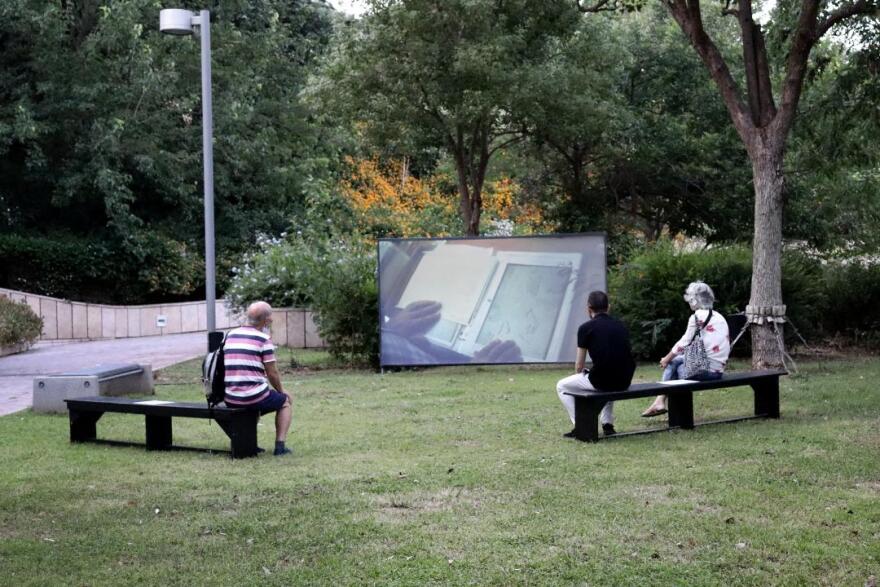 Κήπος Μεγάρου Μουσικής Αθηνών: Παράταση για την έκθεση  «Marginalia» που επιμελείται η Άννα Καφέτση