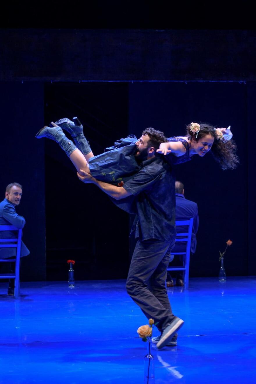 «Ο Ποπολάρος»: Το διαχρονικό έργο του Γρηγορίου Ξενόπουλου στο Θέατρο Τέχνης Καρόλου Κουν