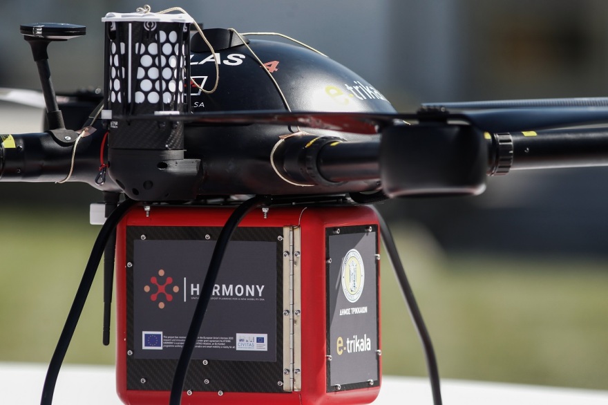 Τρίκαλα: Ξεκίνησε η πιλοτική μεταφορά φαρμάκων με drones σε απομακρυσμένες περιοχές