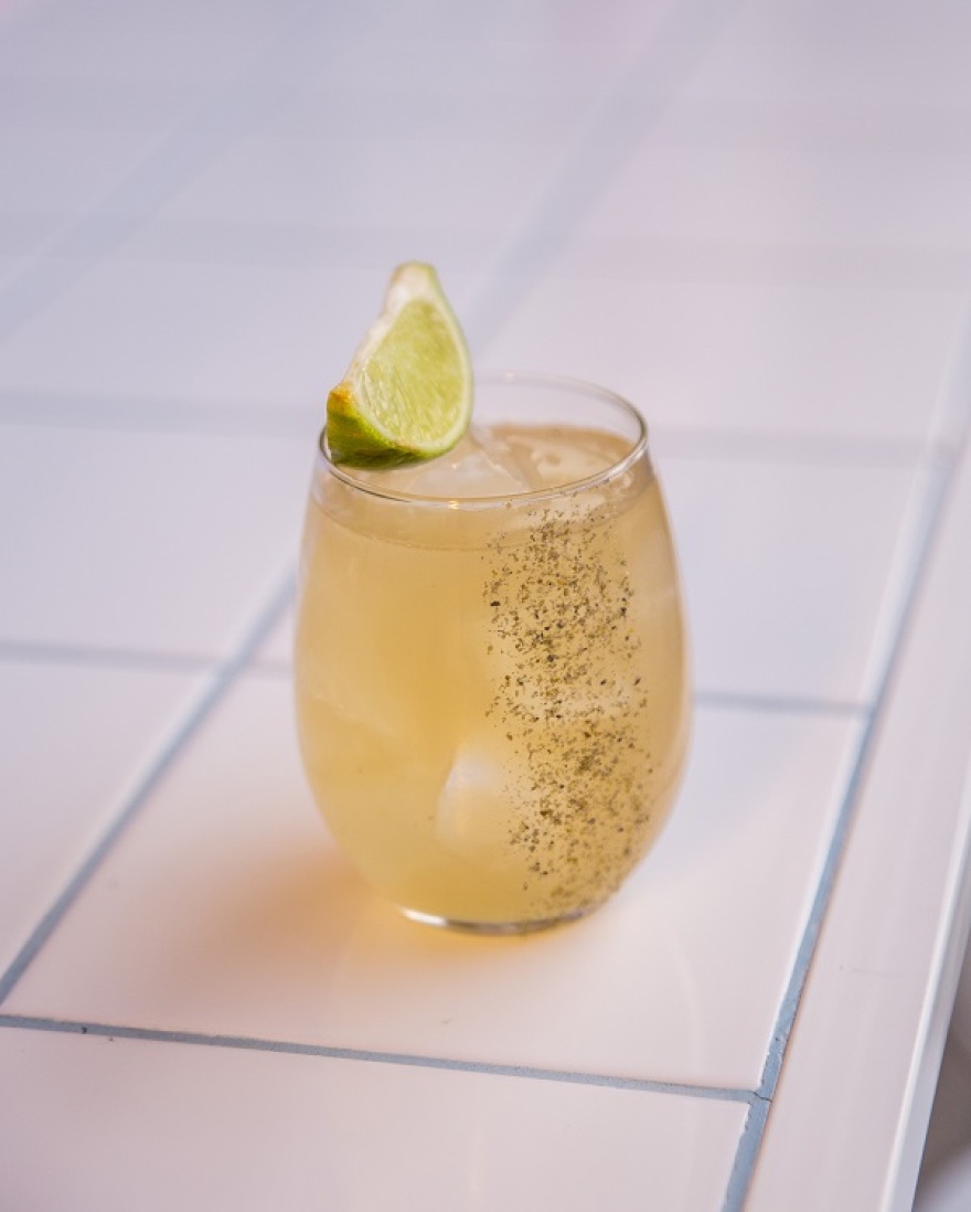 «Marmelada Concept»: Specialty καφές και ελληνικά ποτά στο νέο «στέκι» της Καλλιθέας