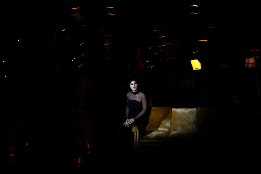 Μόνικα Μπελούτσι: Ανέβηκε στην σκηνή του Ηρωδείου ως Μαρία Κάλλας - Δείτε βίντεο και φωτογραφίες