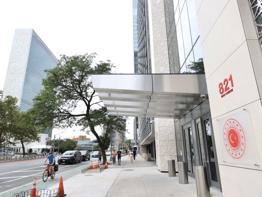 Έρικ Άνταμς: Οι περίεργες σχέσεις του δημάρχου της Νέας Υόρκης με την Τουρκία - Δωρεές, ταξίδια και αεροπορικά εισιτήρια