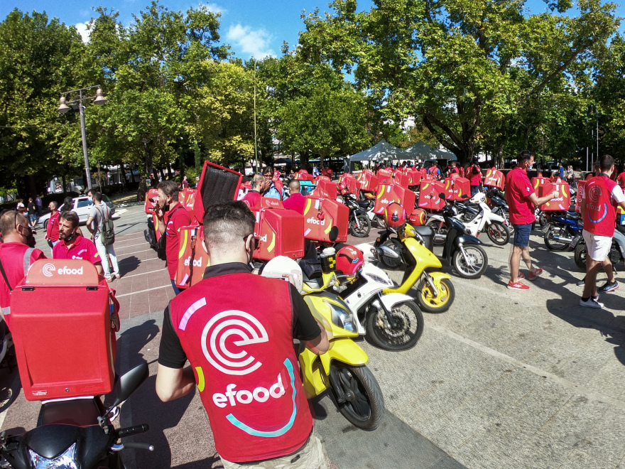 Χατζηδάκης για ντελίβερι: «Μυθοπλασία ότι ο νόμος δεν στηρίζει την πλήρη απασχόληση» - Μοτοπορεία ντελιβεράδων