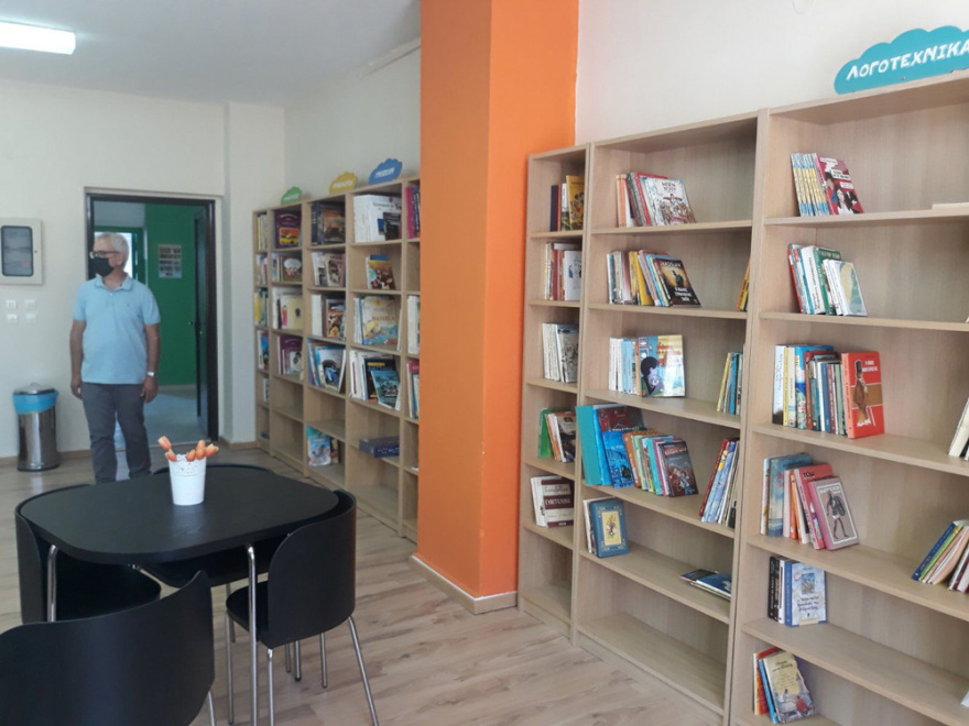 Βιβλία από το πρωθυπουργικό γραφείο για τα παιδιά στον Αρχάγγελο Ρόδου