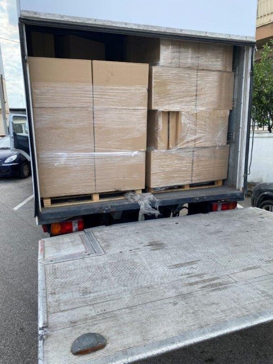 Βρέθηκε φορτηγό με 165.000 πακέτα λαθραία τσιγάρα στον Ασπρόπυργο