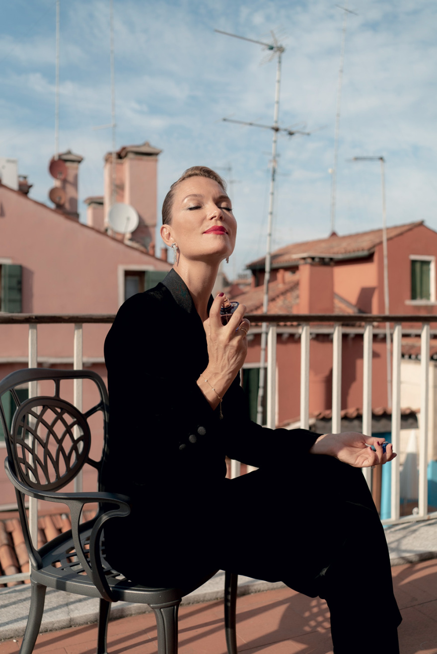 Η Βίκυ Καγιά... μετά το GNTM: Στο «κόκκινο χαλί» του Αρμάνι και στην πρόκληση του Dancing with the Stars