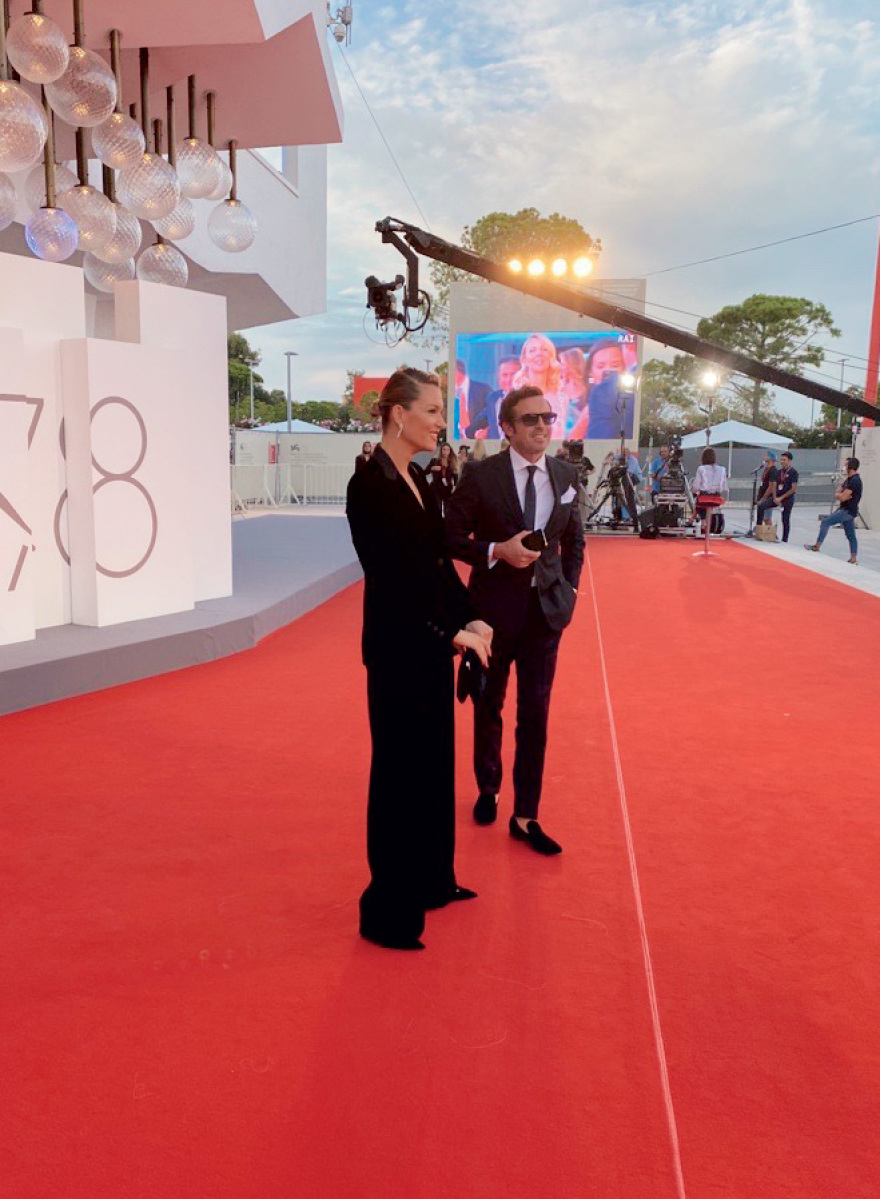 Η Βίκυ Καγιά... μετά το GNTM: Στο «κόκκινο χαλί» του Αρμάνι και στην πρόκληση του Dancing with the Stars