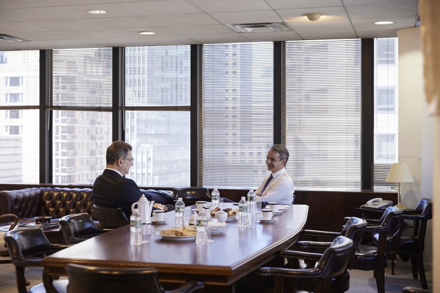 Μητσοτάκης - Μπουρλά συζήτησαν για τις επενδύσεις της Pfizer στη Θεσσαλονίκη