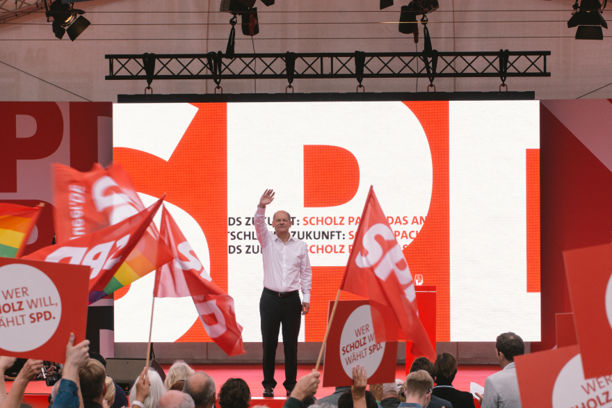 Όλαφ Σολτς - Άρμιν Λάσετ: Η ώρα της αλήθειας για τους δύο μονομάχους της γερμανικής Καγκελαρίας