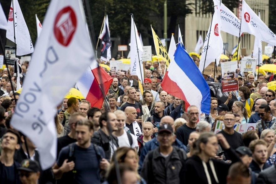 Ολλανδία: Όχι στο «πιστοποιητικό εμβολιασμού» λένε εκατοντάδες πολίτες