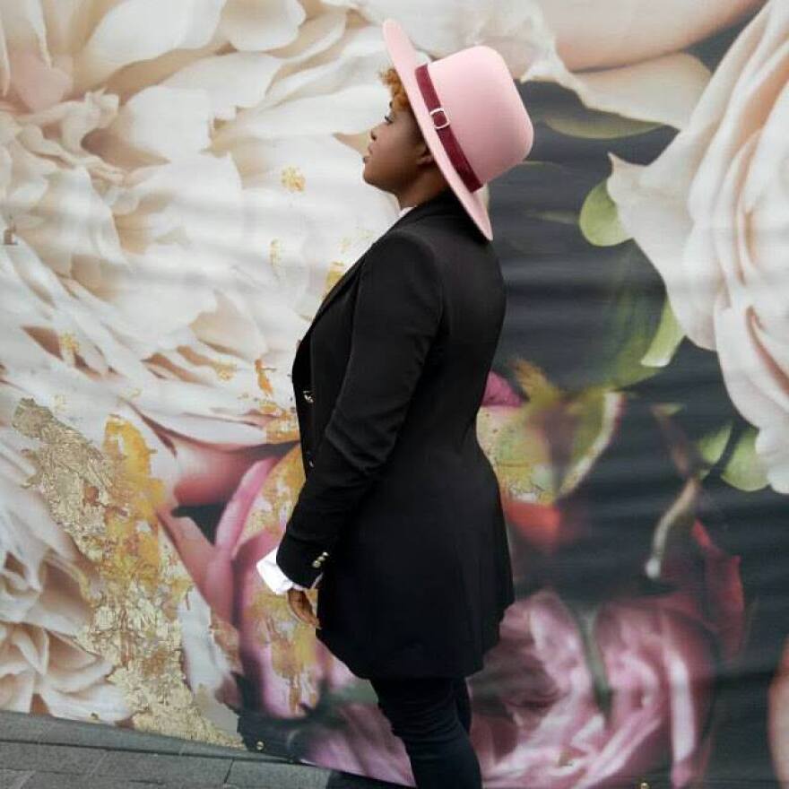 Ένα ελληνικό κατάστημα με χειροποίητα καπέλα στα καλύτερα του Amazon - Το λάτρεψε ακόμα και η Σελίν Ντιόν!