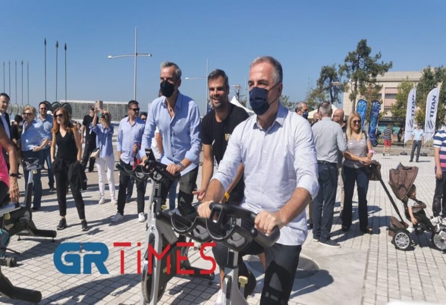 Με drone που μεταφέρουν… πατίνια και ηλεκτρικά οχήματα το «Voltάρω» στη Θεσσαλονίκη - Δείτε βίντεο