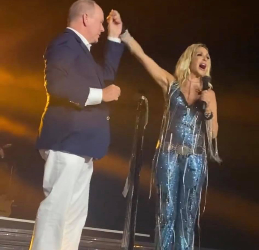 Δείτε βίντεο: Η Άννα Βίσση χορεύει με τον πρίγκιπα Αλβέρτο στο Μονακό