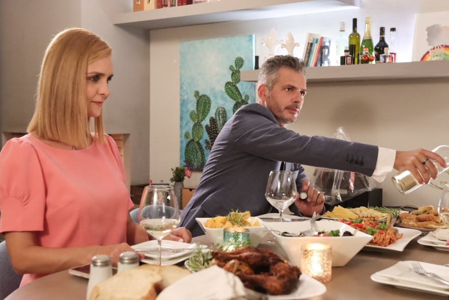 «Άσε μας ρε μαμά»: Ο Μάριος Αθανασίου μιλάει για τον ρόλο του Δημήτρη - «Δίνω σημασία πρώτα στο σενάριο»