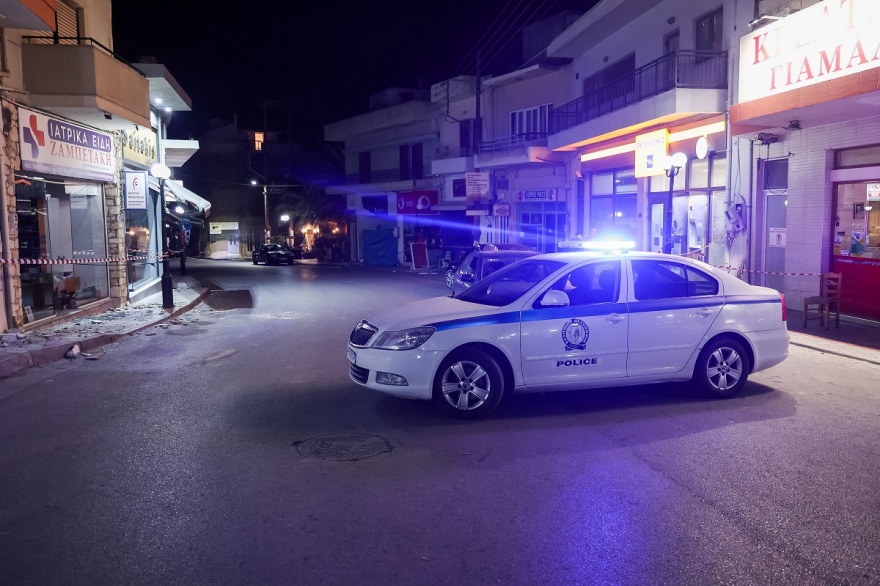 Σεισμός στην Κρήτη: Δύσκολη νύχτα για τους κατοίκους στο Αρκαλοχώρι - Θα κοιμηθούν σε σκηνές