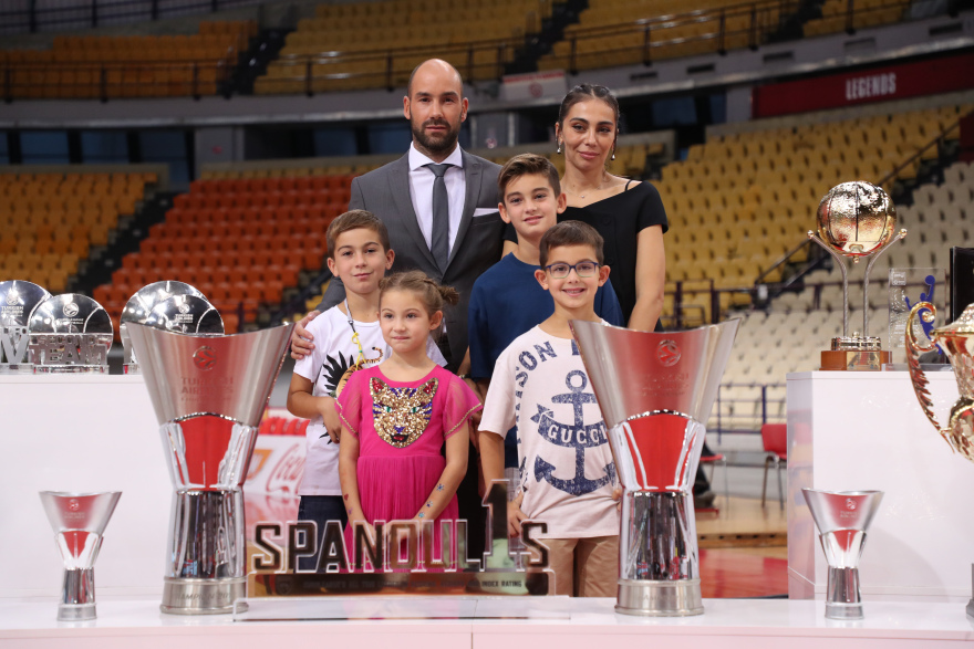 Συγκίνηση στο ΣΕΦ στο «αντίο» του Βασίλη Σπανούλη - «Το 2010 άλλαξε η δική μου ιστορία»