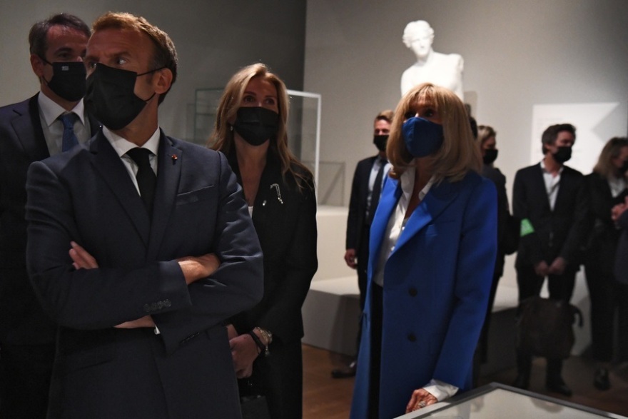 Μητσοτάκης και Μακρόν στο Λούβρο: «Ιστορία αγάπης» η σχέση των δύο χωρών, λέει ο Γάλλος πρόεδρος - Δείτε φωτογραφίες