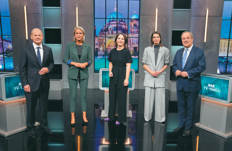 Λίντα Ζερβάκη: Η Ελληνίδα παρουσιάστρια που... τρόλαρε τους Γερμανούς πολιτικούς με Μίκυ Μάους!