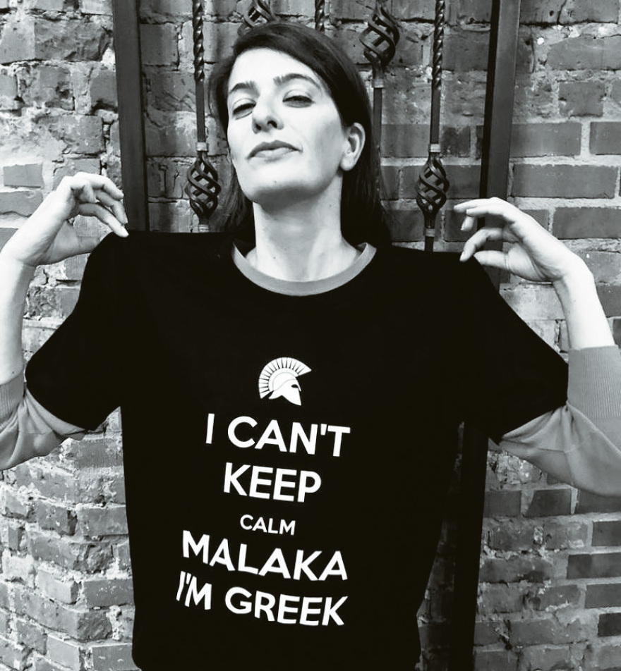 Λίντα Ζερβάκη: Η Ελληνίδα παρουσιάστρια που... τρόλαρε τους Γερμανούς πολιτικούς με Μίκυ Μάους!