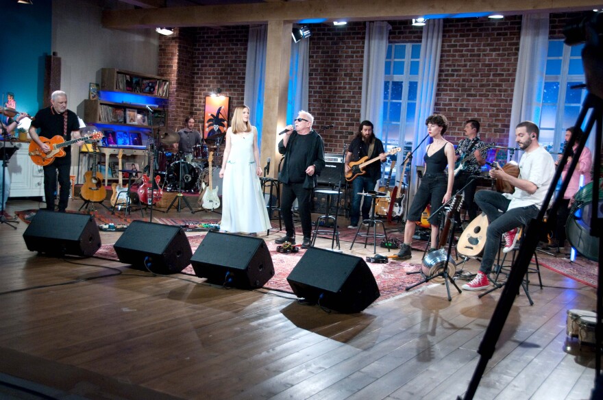 Το «Μουσικό Κουτί» κάνει πρεμιέρα με τον θρύλο της ροκ, Έρικ Μπάρντον - Δείτε αποσπάσματα