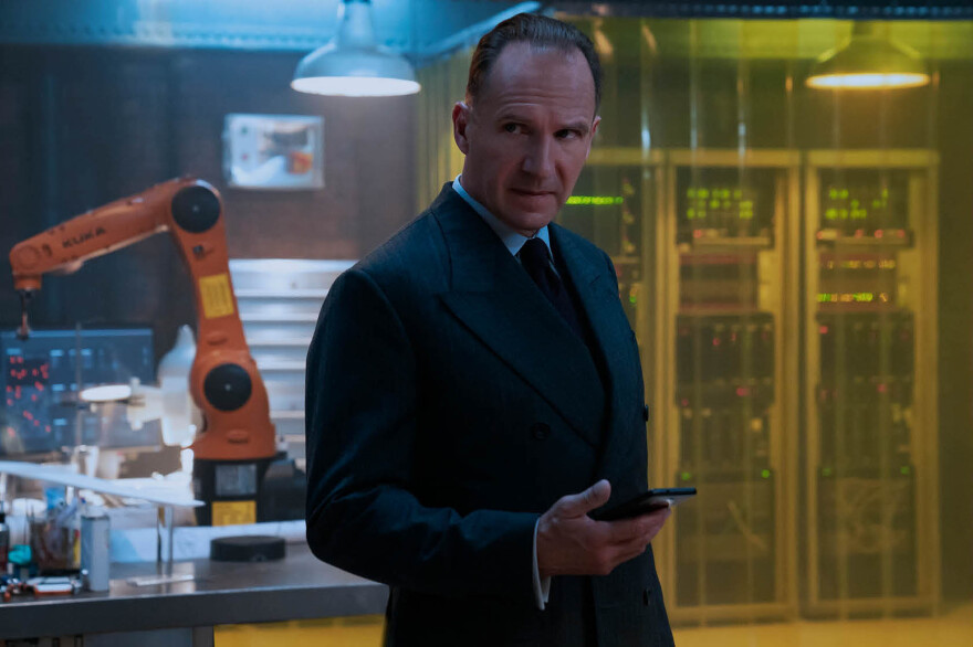 Ο Ντάνιελ Κρεγκ στον Δημήτρη Δανίκα: «Ο Τζέιμς Μποντ δεν μπορεί να λύσει κάτι τόσο σοβαρό όπως το #Metoo»