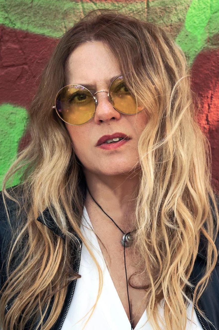 Παυλίνα Βουλγαράκη & Friends: Από το Εγώ στο Εμείς