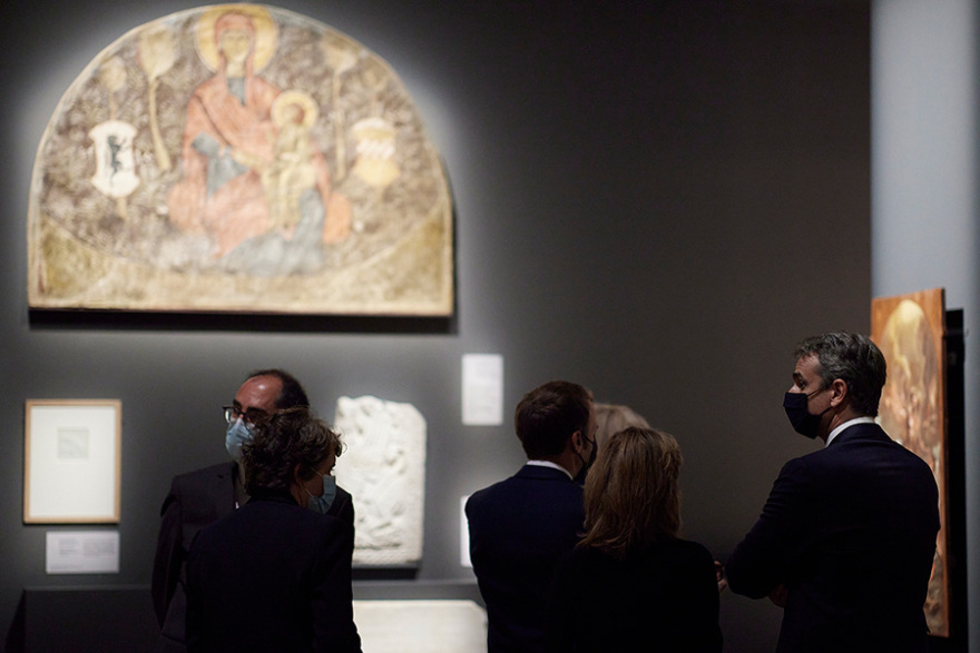 Μητσοτάκης και Μακρόν στο Λούβρο: «Ιστορία αγάπης» η σχέση των δύο χωρών, λέει ο Γάλλος πρόεδρος - Δείτε φωτογραφίες