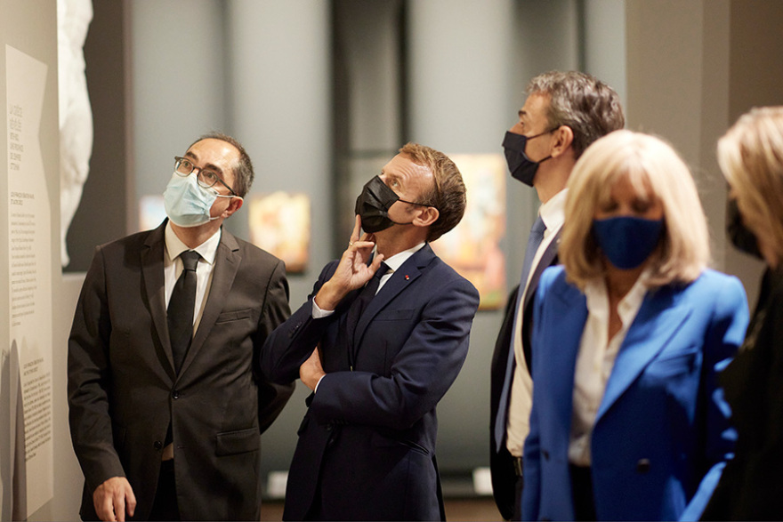 Μητσοτάκης και Μακρόν στο Λούβρο: «Ιστορία αγάπης» η σχέση των δύο χωρών, λέει ο Γάλλος πρόεδρος - Δείτε φωτογραφίες