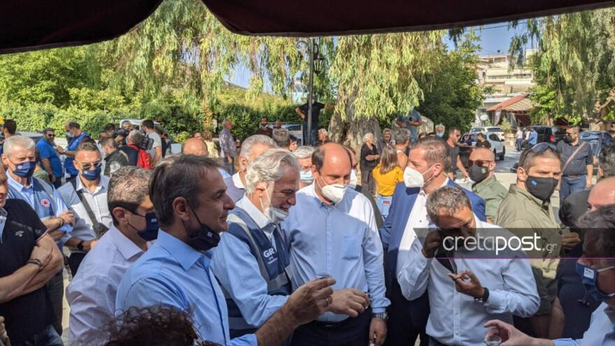 Στην Κρήτη ο Μητσοτάκης: Άμεσα 20.000 ευρώ σε όσους έχασαν τα σπίτια τους - Στήριξη σε επιχειρήσεις