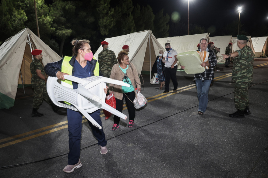 Σεισμός 6 Ρίχτερ στην Κρήτη: Σε σκηνές οι κάτοικοι του Αρκαλοχωρίου - Πάνω από 40 οι μετασεισμοί