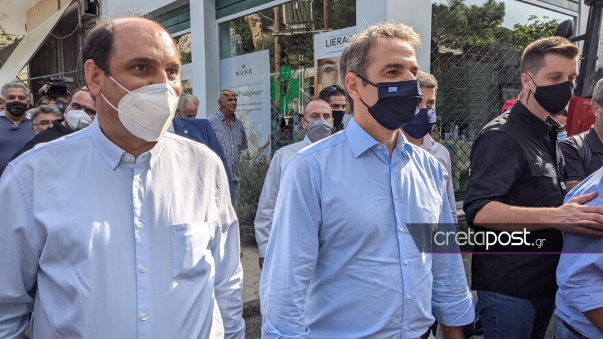 Στην Κρήτη ο Μητσοτάκης: Άμεσα 20.000 ευρώ σε όσους έχασαν τα σπίτια τους - Στήριξη σε επιχειρήσεις